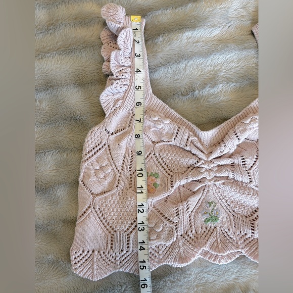 Zara Pink Crochet Crop Top with Floral Embroidery Size Medium - Picture 4 of 10